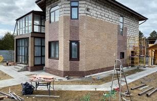 Фасадная термопанель с бетонным рельефным кирпичом